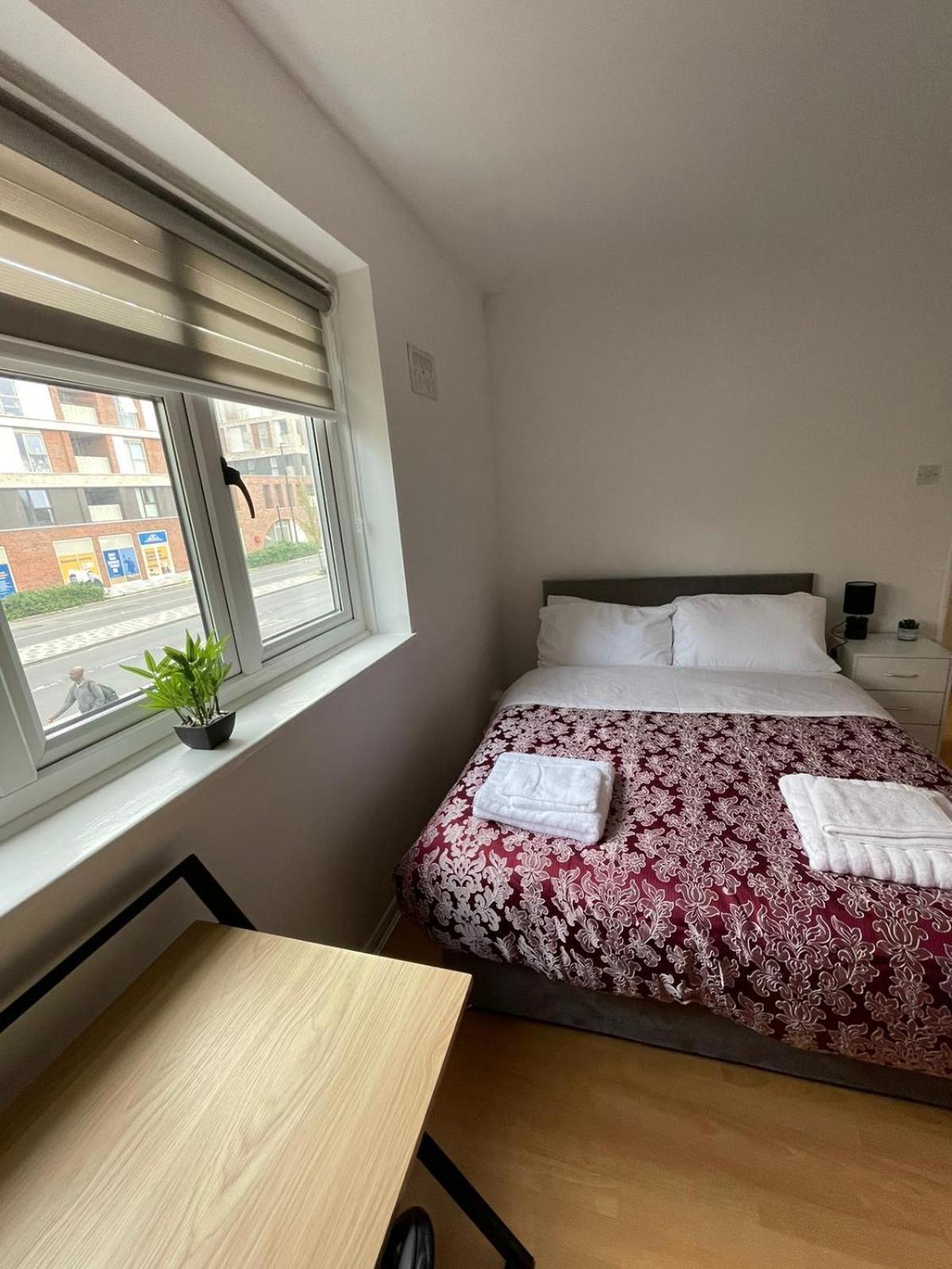 Holiday home Lovely Spacious 3 Bedroom House With Sofa Bed, 30 Minutes From London